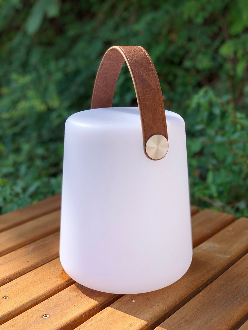 Genopladelig Fab LED lampe - Inkl. fjernbetjening - FEW Design